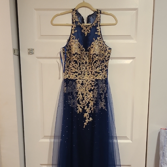 Elegant Navy and Gold Embroidered Evening Dress - Picture 1 of 10